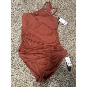 La Blanca tankini. NWT. Top size 10 bottom size 14.